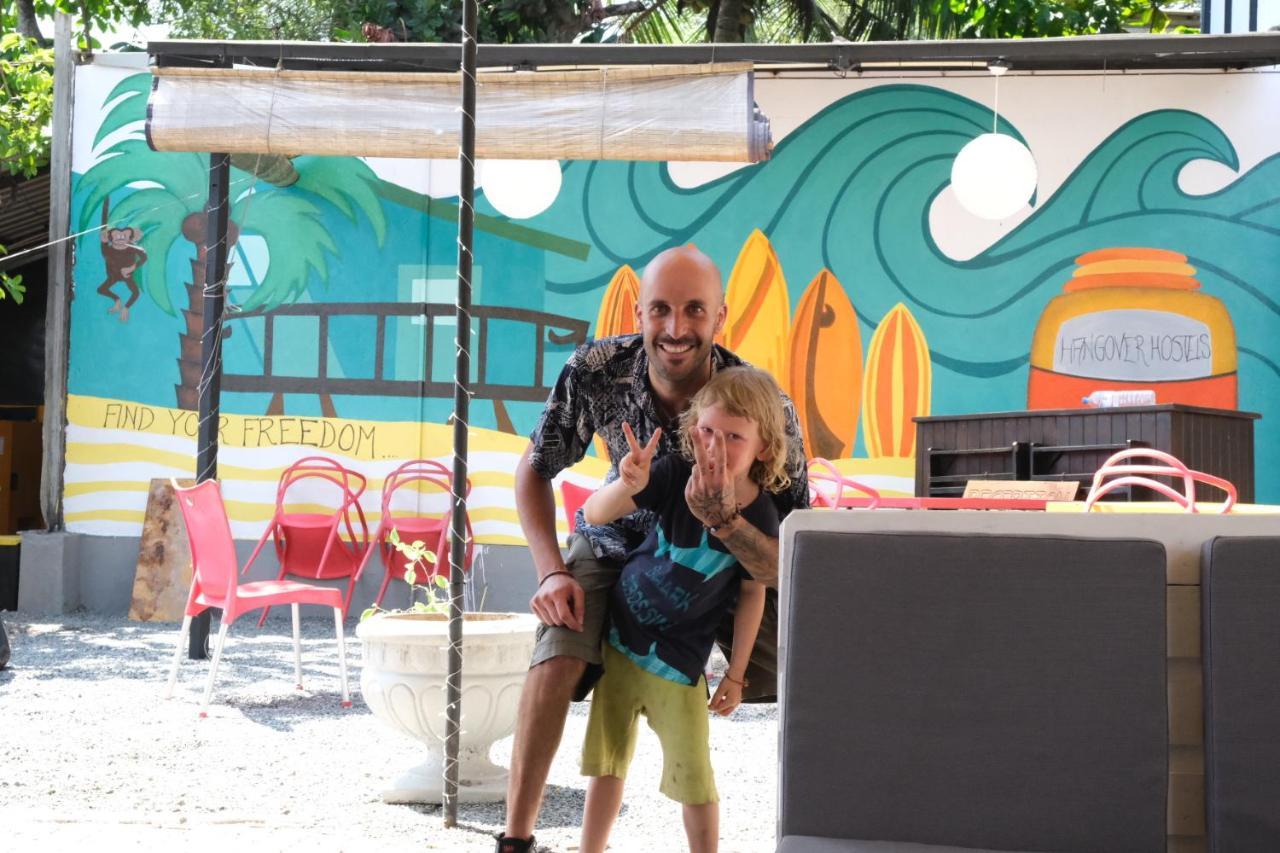 Hangover Hostels Mirissa Dış mekan fotoğraf