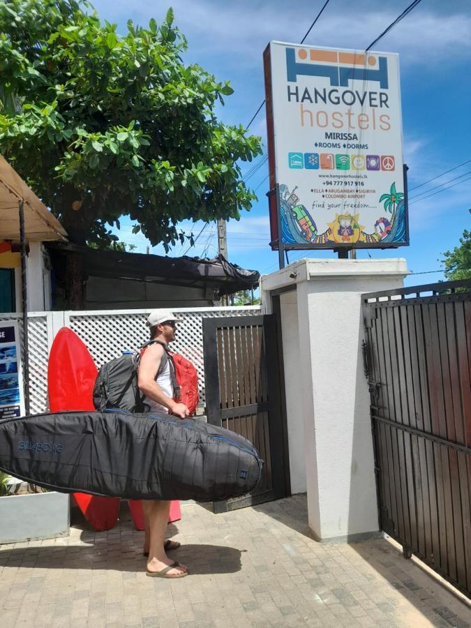 Hangover Hostels Mirissa Dış mekan fotoğraf