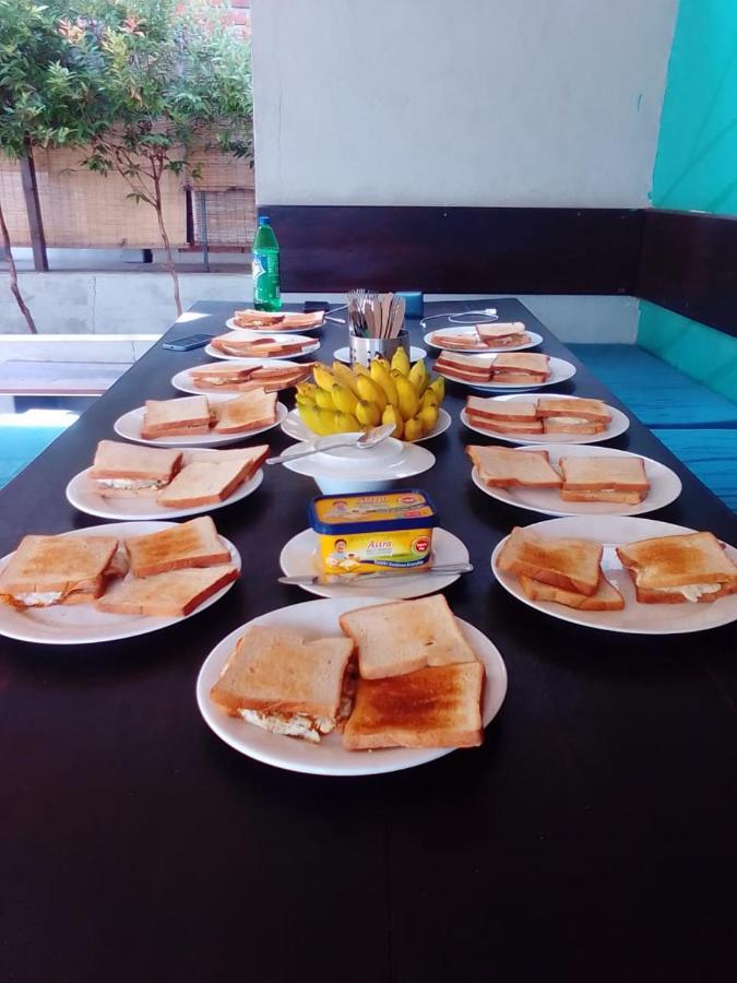 Hangover Hostels Mirissa Dış mekan fotoğraf