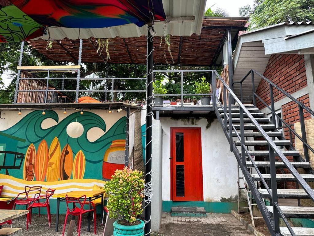 Hangover Hostels Mirissa Dış mekan fotoğraf