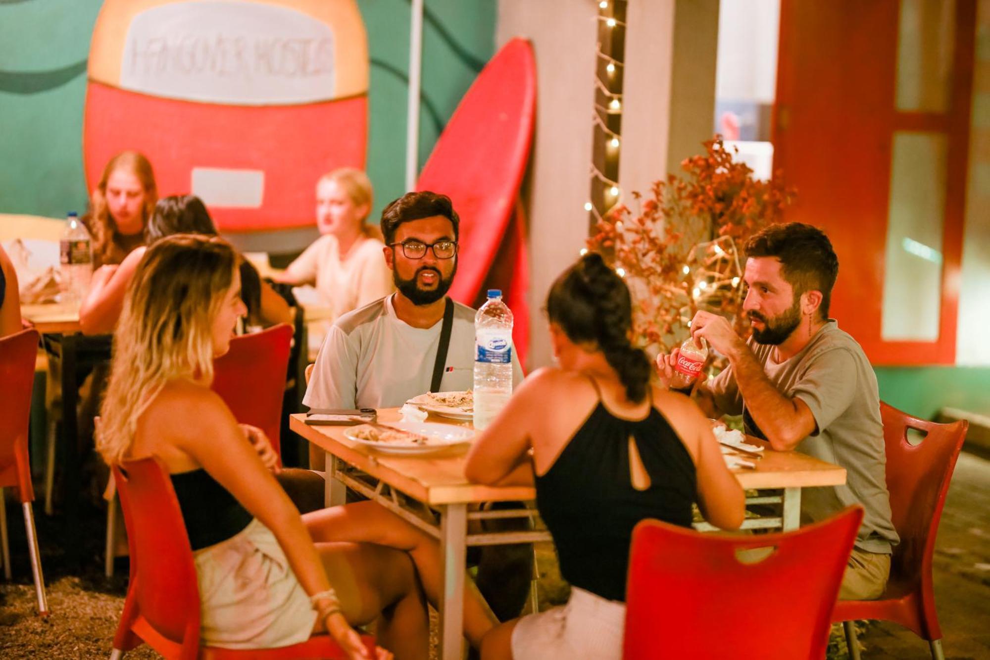 Hangover Hostels Mirissa Dış mekan fotoğraf