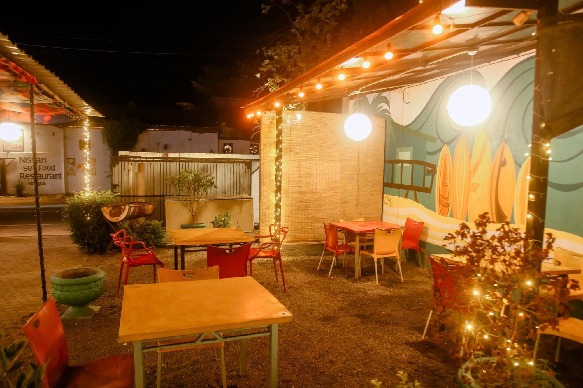 Hangover Hostels Mirissa Dış mekan fotoğraf