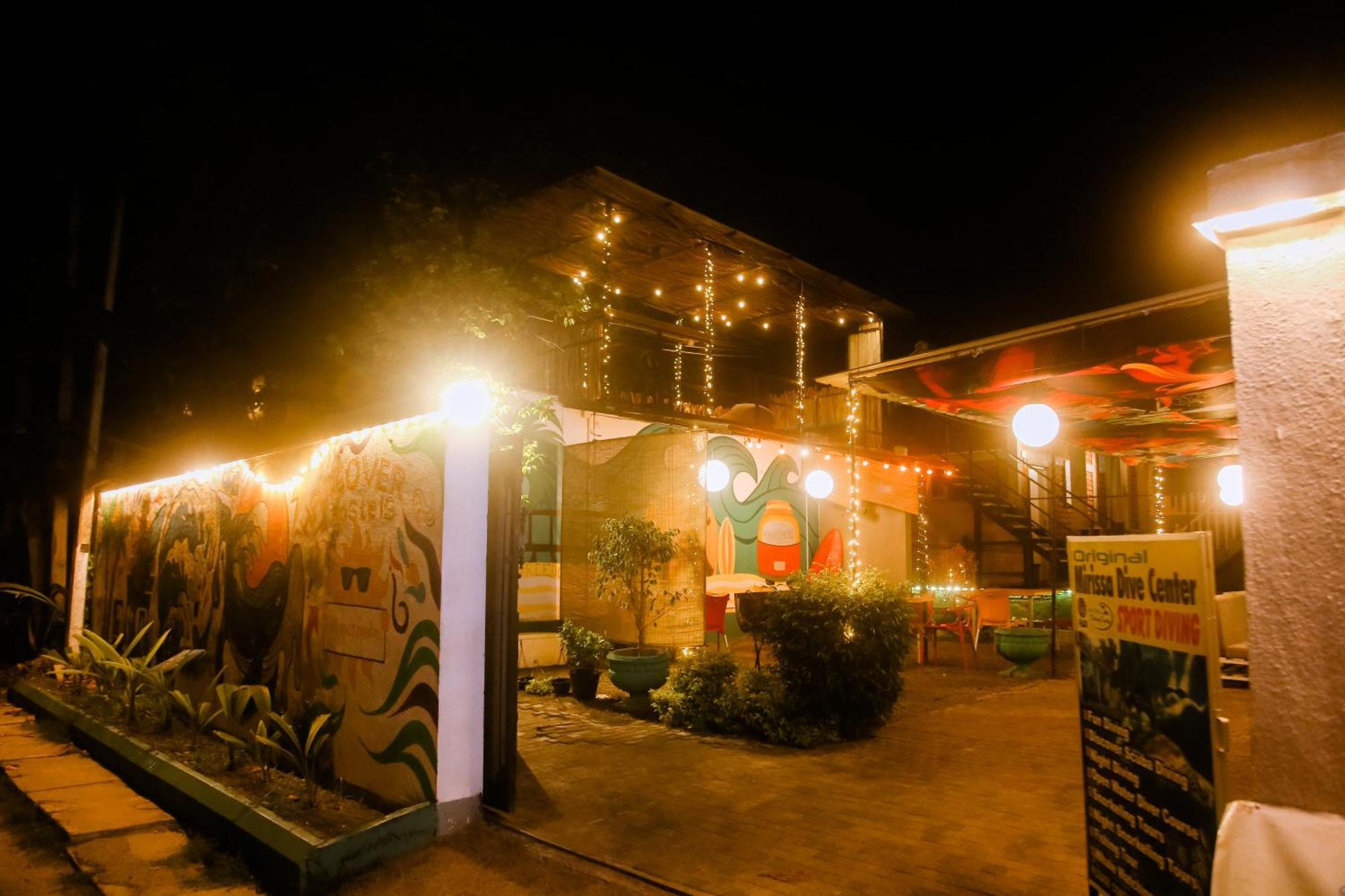 Hangover Hostels Mirissa Dış mekan fotoğraf