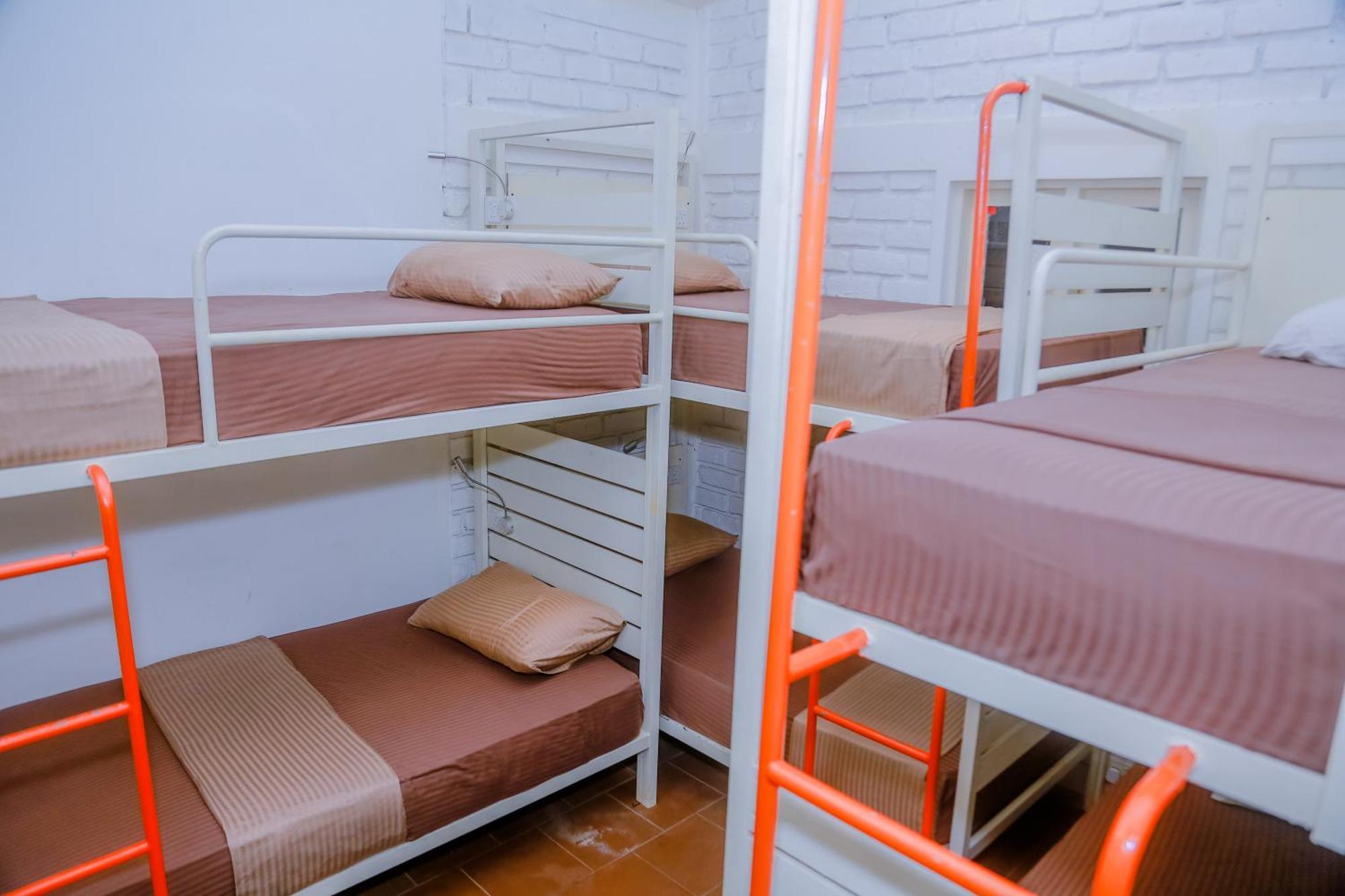 Hangover Hostels Mirissa Dış mekan fotoğraf