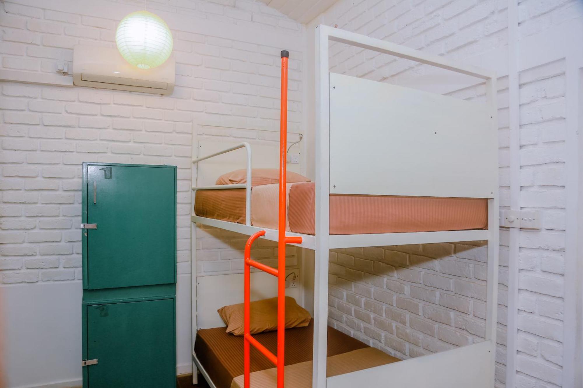 Hangover Hostels Mirissa Dış mekan fotoğraf